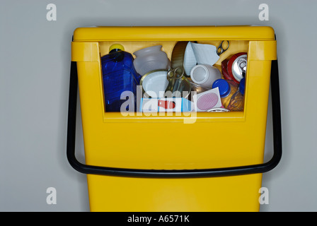 Conteneurs de recyclage plastique Banque D'Images