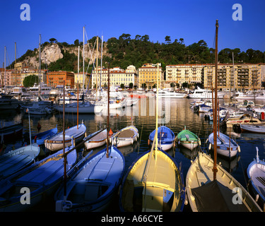 FR - CÔTE D'AZUR : le port de Nice Banque D'Images