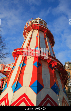 Faites glisser pour enfants dans les jardins St Princesse EdinburghScotland les célébrations du Nouvel An Banque D'Images