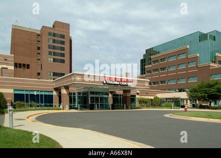 C'est l'entrée principale du centre de traumatologie et d'urgence aussi INOVA Fairfax reçoit les patients par voie aérienne par hélicoptère Banque D'Images