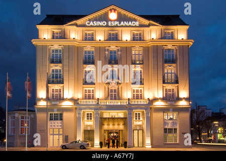 L'Esplanade du Casino, nouvelle maison de jeux de hasard de Spielbank Hamburg Company au crépuscule, Hambourg, Allemagne Banque D'Images