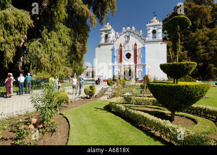 L'Église à l'Arbol de Tule, arbre de Tule, Santa Maria del Tule, Oaxaca, Mexique Banque D'Images