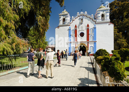 L'Église à l'Arbol de Tule, arbre de Tule, Santa Maria del Tule, Oaxaca, Mexique Banque D'Images