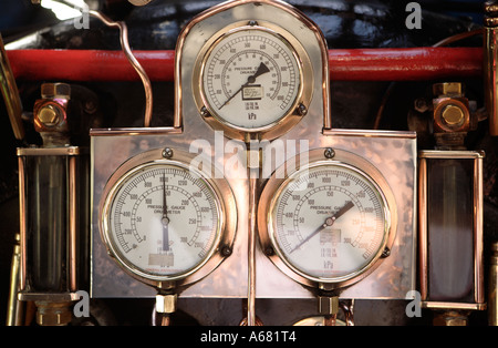 Cadrans en laiton et des jauges moteur d'Outeniqua Choo-tjoe Garden Route train Afrique du Sud Banque D'Images