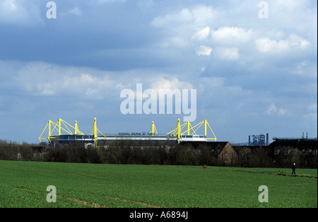 Parc Signal Iduna ou Westfalenstadion, accueil de Borussia Dortmund football club, Rhénanie du Nord-Westphalie, Allemagne. Banque D'Images