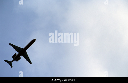 Avion de passagers à proximité de l'aéroport de Londres Stansted à Manchester, Royaume-Uni. Banque D'Images