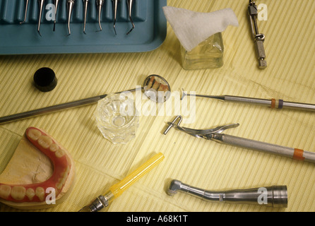 Instruments de médecine dentaire Banque D'Images
