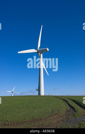 Éoliennes à Trysglwyn wind farm, près de Parys Mountain Anglesey Pays de Galles Banque D'Images