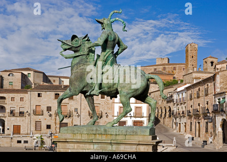 L'Europe, l'Espagne, l'Estrémadure, Trujillo, la Statue de Pizarro, Plaza Mayor Banque D'Images