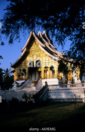 Temple bouddhiste à Haw Kham (Palais Royal) complexe en fin d'après-midi du soleil Banque D'Images