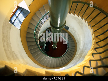 L'escalier en colimaçon du phare de South Stack, Anglesey, pays de Galles Banque D'Images