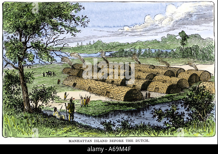 Les maisons longues sur l'île de Manhattan avant l'arrivée des colons hollandais. À la main, gravure sur bois Banque D'Images