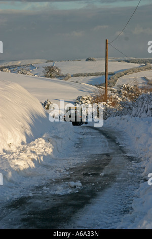 Compensation d'un chasse-neige Mountain Road West Wales Banque D'Images