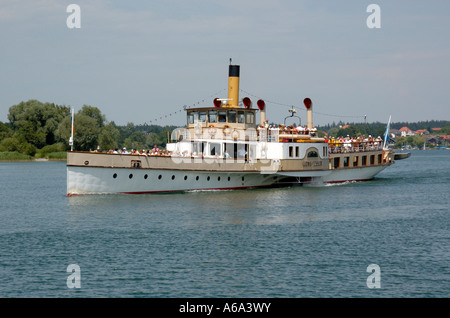 Ludwig Fessler vapeur à aubes sur le lac de Chiemsee, en Bavière, Allemagne. Banque D'Images