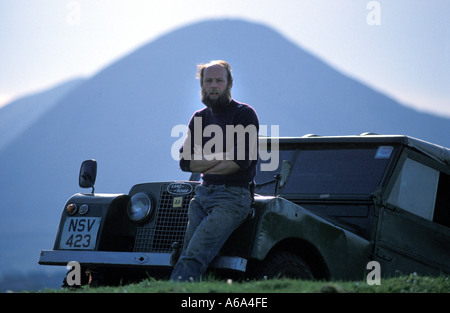 Angus McHattie de Scottish Crofters Union européenne sur son croft à Broadford Skye Banque D'Images