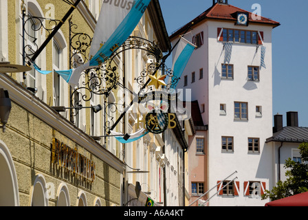 Le fer forgé signeront à l'Hofbrauehaus et la Jacklturm de Traunstein, Bavière, Allemagne. Banque D'Images