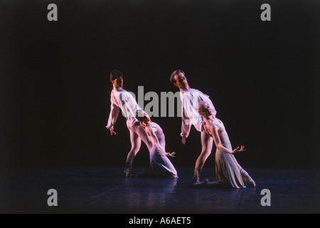 La scène de danse de l'opéra de Stockholm par Jiri Kylian Sinfonietta Banque D'Images