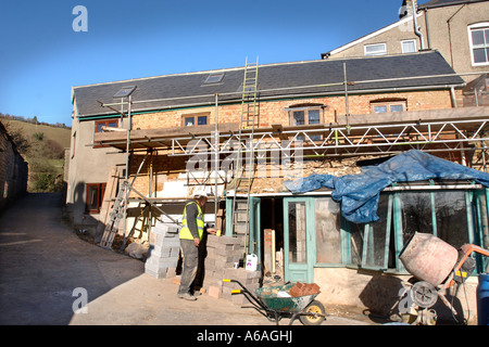 Un chalet EN RÉNOVATION UK Banque D'Images