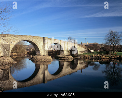 15E SIÈCLE STIRLING VIEUX PONT sur la rivière Forth à Stirling en Écosse Royaume-Uni Grande-Bretagne Banque D'Images