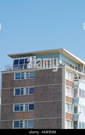 Penthouse sur le dessus de 60 bloc d'appartement au Sussex Banque D'Images