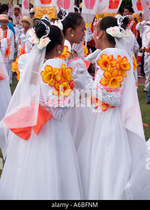 In belle fleur robes Sinulog Festival Cebu Philippines Banque D'Images