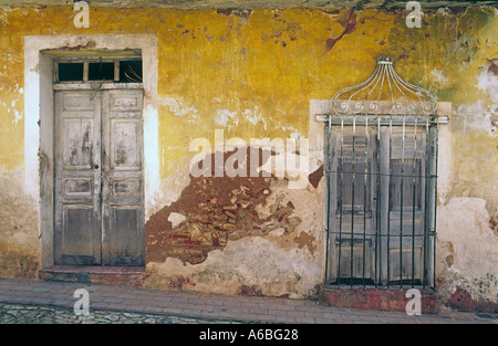Façade bâtiment coloré à Trinidad Cuba Banque D'Images
