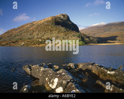 Lac Rivière préservée et côté montagne sur le célèbre anneau du Kerry Banque D'Images