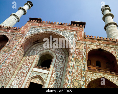 Le tombeau d'Akbar à Sikandra près d'Agra dans l'Uttra Pradesh région du nord de l'Inde Banque D'Images