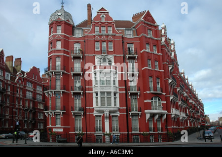 Hôtel particulier rouge bloc d'appartements, immeuble d'architecture édouardienne, centre de Londres, Grande-Bretagne, Royaume-Uni, Angleterre, l'Europe, l'UNION EUROPÉENNE Banque D'Images