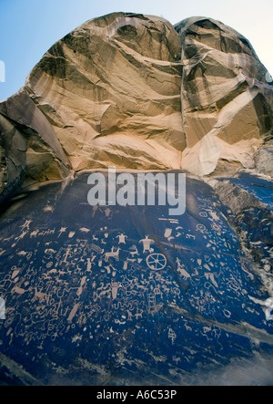 Pétroglyphes sur Canyonlands Utah dans Rock Journal Banque D'Images