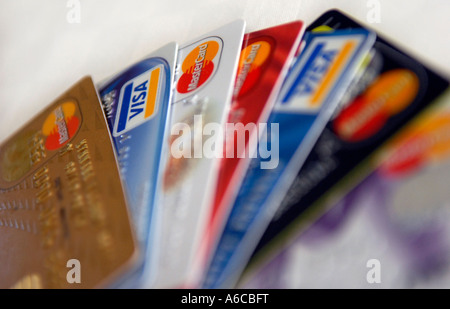 Une sélection de cartes de crédit dans un ventilateur Banque D'Images