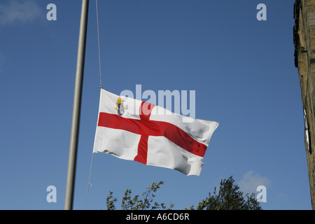 St George's d'un drapeau en berne. Banque D'Images