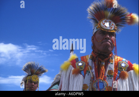 Native American traditionnelle robe à un pow-wow sur la réserve indienne de Pine Ridge, Dakota du Sud Banque D'Images