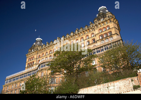 Cuthbert Brodrick s Grand Hotel achevée en 1867 était le plus grand hôtel de l'Europe St Nicholas Cliff Scarborough Yorkshire Banque D'Images