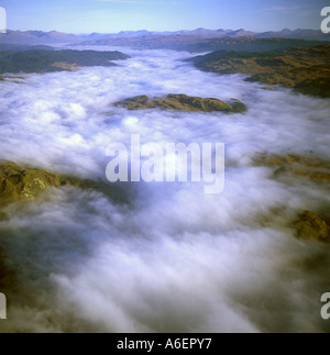 Loch Awe mist rempli valley Ecosse vue aérienne Banque D'Images