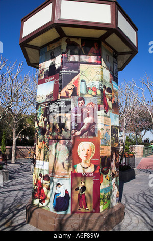 Panneau publicitaire dans la section française de l'Epcot Center, World Showcase, Disney World, Orlando, Floride, USA Banque D'Images