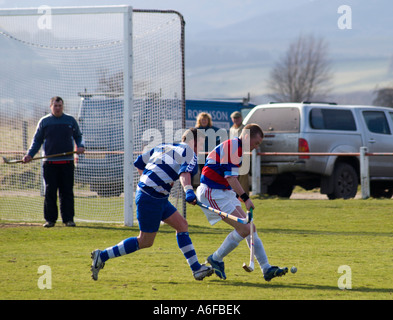 Correspondance entre Shinty Newtonmore et Kingussie Banque D'Images