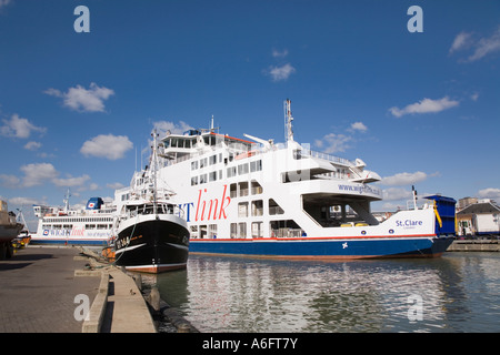 Wightlink ferries à Ferry terminal portuaire à port de Solent pour Isle of Wight vieux Portsmouth Hampshire England UK Banque D'Images