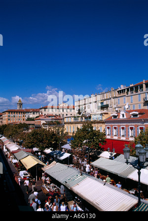 Sommaire des du marché d'antiquités à Nice a tenu sur le Cours Saleya tous les lundis Banque D'Images