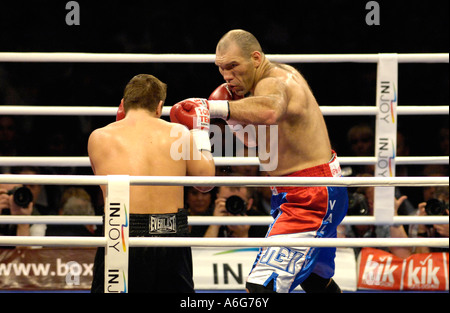 Ruslan CHAGAEV USB (à gauche) vs Nikolai VALUEV RUS Banque D'Images