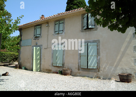 Éclusiers attrayant de Fresquel cottage Ecluses sur le Canal du Midi le Sud de France UE Banque D'Images