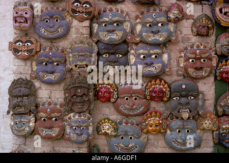 Des masques avec pierres semi-précieuses en vente au Népal Katmandou Banque D'Images