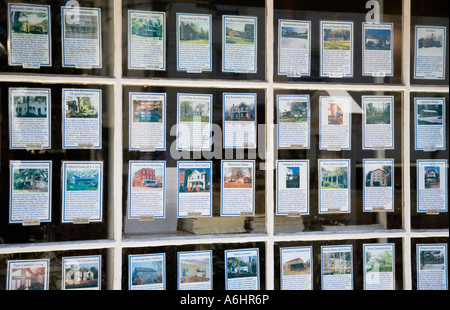 Sélection d'annonces de maisons à vendre Banque D'Images