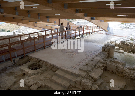 Chypre, la zone couverte, la protection des mosaïques rares à Kourion Banque D'Images