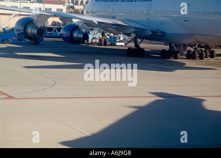 Tarmac et les avions à l'aéroport international de Madrid, Espagne Banque D'Images