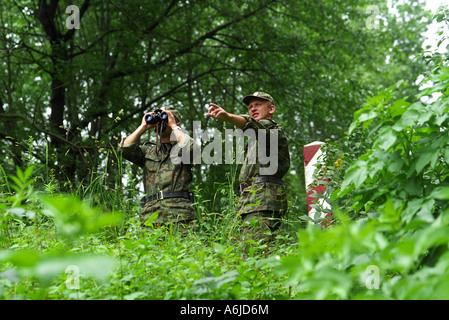 Polish garde-frontières à la frontière polono-ukrainien, Nowe Sady, Pologne Banque D'Images