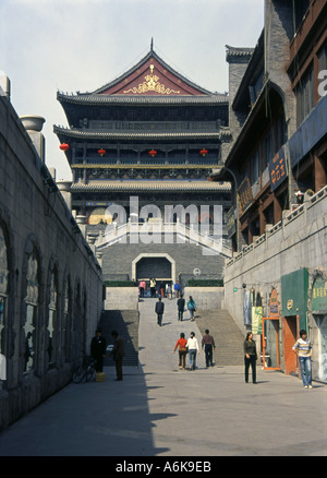 Tour du Tambour Tambour Crépuscule Xi'an Xian Grande Ancienne capitale de la Chine de l'Asie du Sud-Est asiatique chinois Shaanxi Banque D'Images