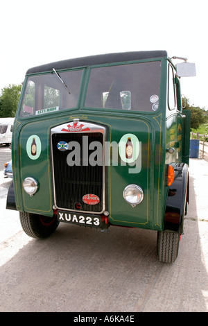 Camion à plateau Albion Vintage en livrée de Penistone vinaigre de malt pur Co Banque D'Images