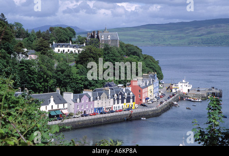 Le port de Tobermory Sommaire avec quai Cottages, île de Mull, Hébrides intérieures, Ecosse, Royaume-Uni. Banque D'Images