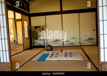 Accueil de classe moyenne supérieure de la années 1800, construit dans le style Shoin. Avec les surfaces non peintes et des matériaux naturels, on peut l'apprécier Banque D'Images